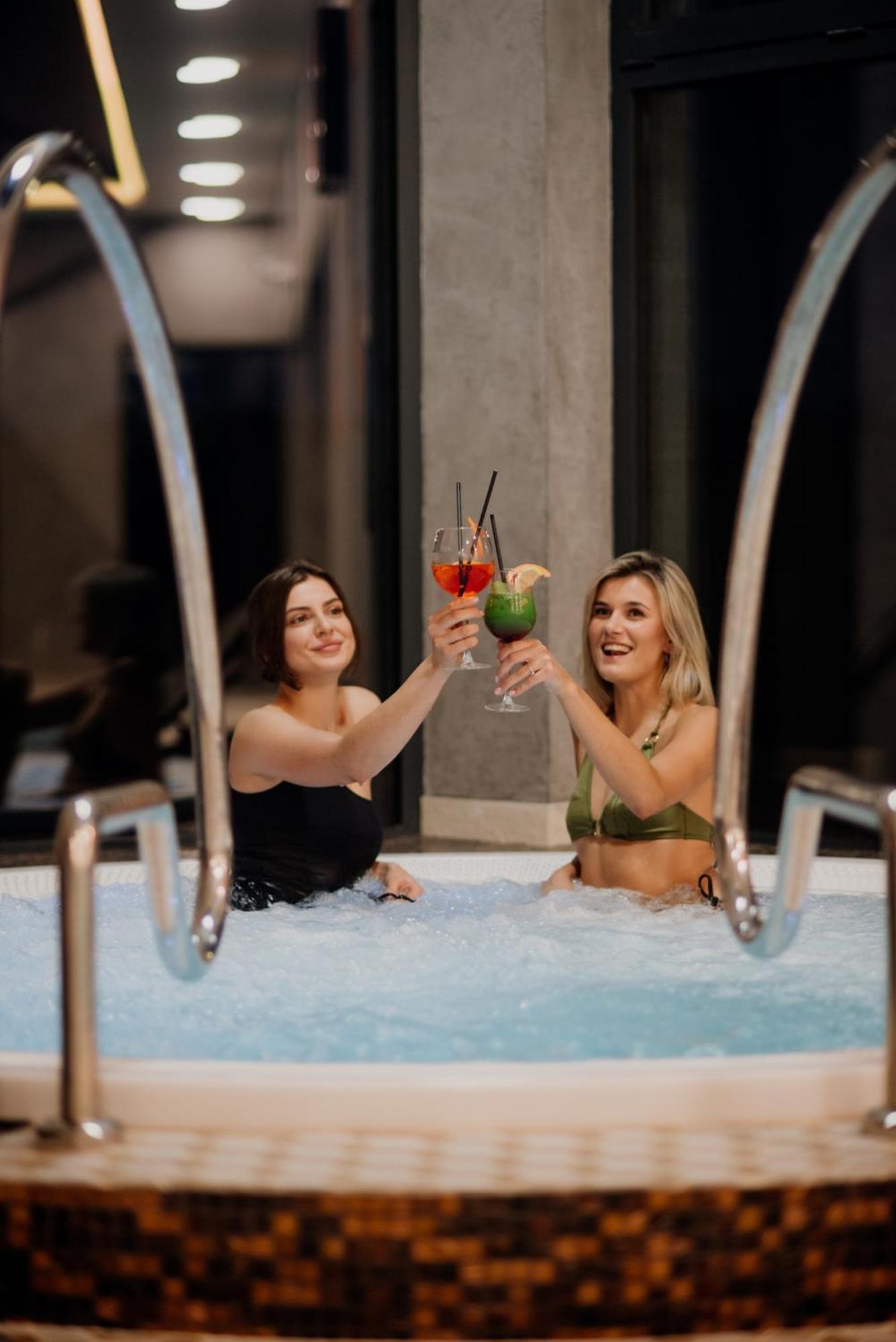 Aquarius Restaurant Wellness